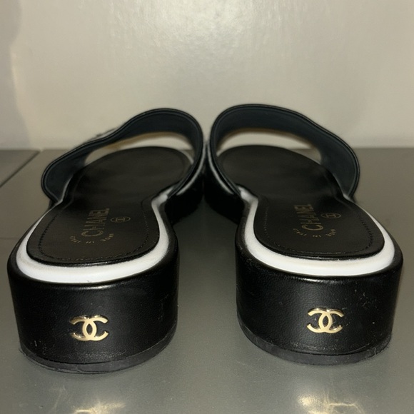 100% authentic Chanel lambskin sandal - Picture 6 of 6